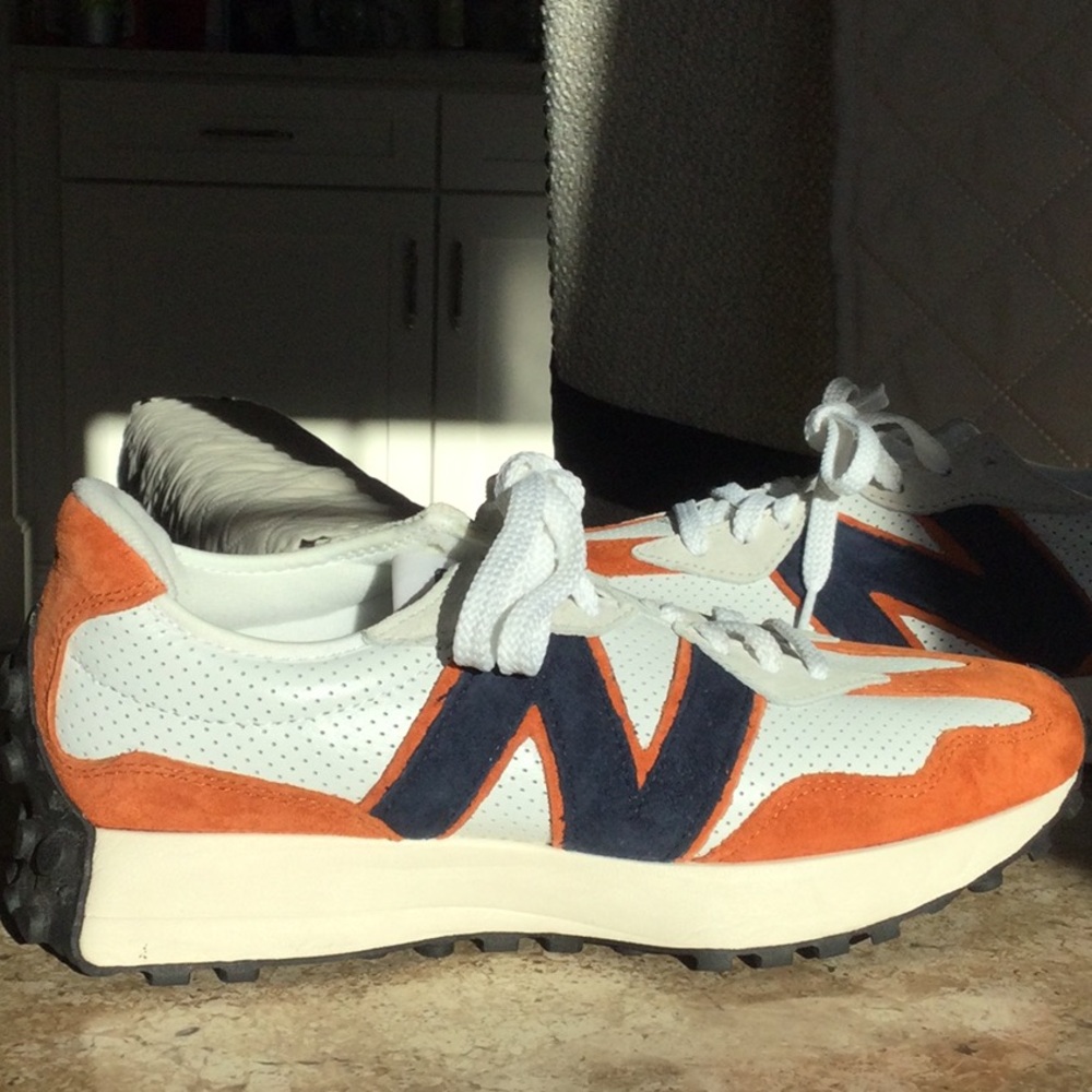 New Balance 327